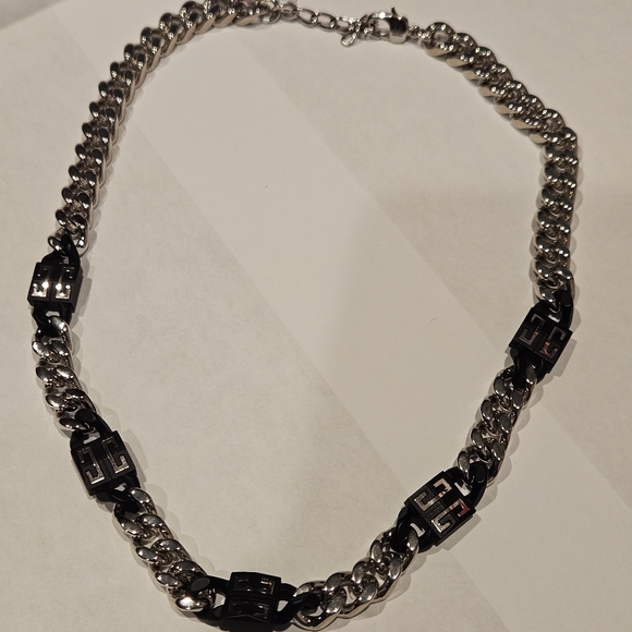 GIVENCHY 4G Chain Necklace - UNISEX - Picture 3 of 8